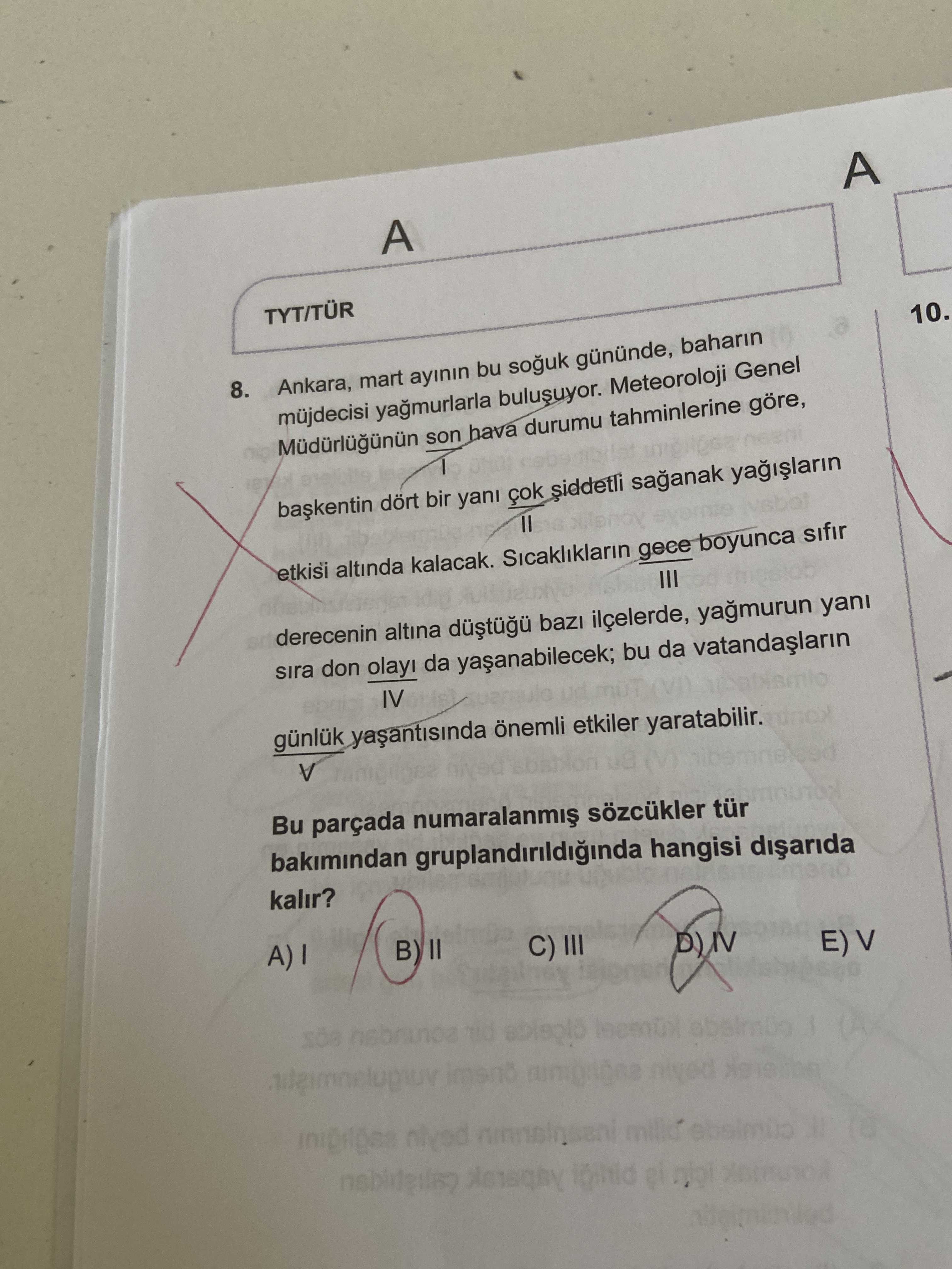 Ankara, mart ayının bu soğuk gününde, baharın müjdecisi yağmurlarla buluşuyor. Meteoroloji Genel