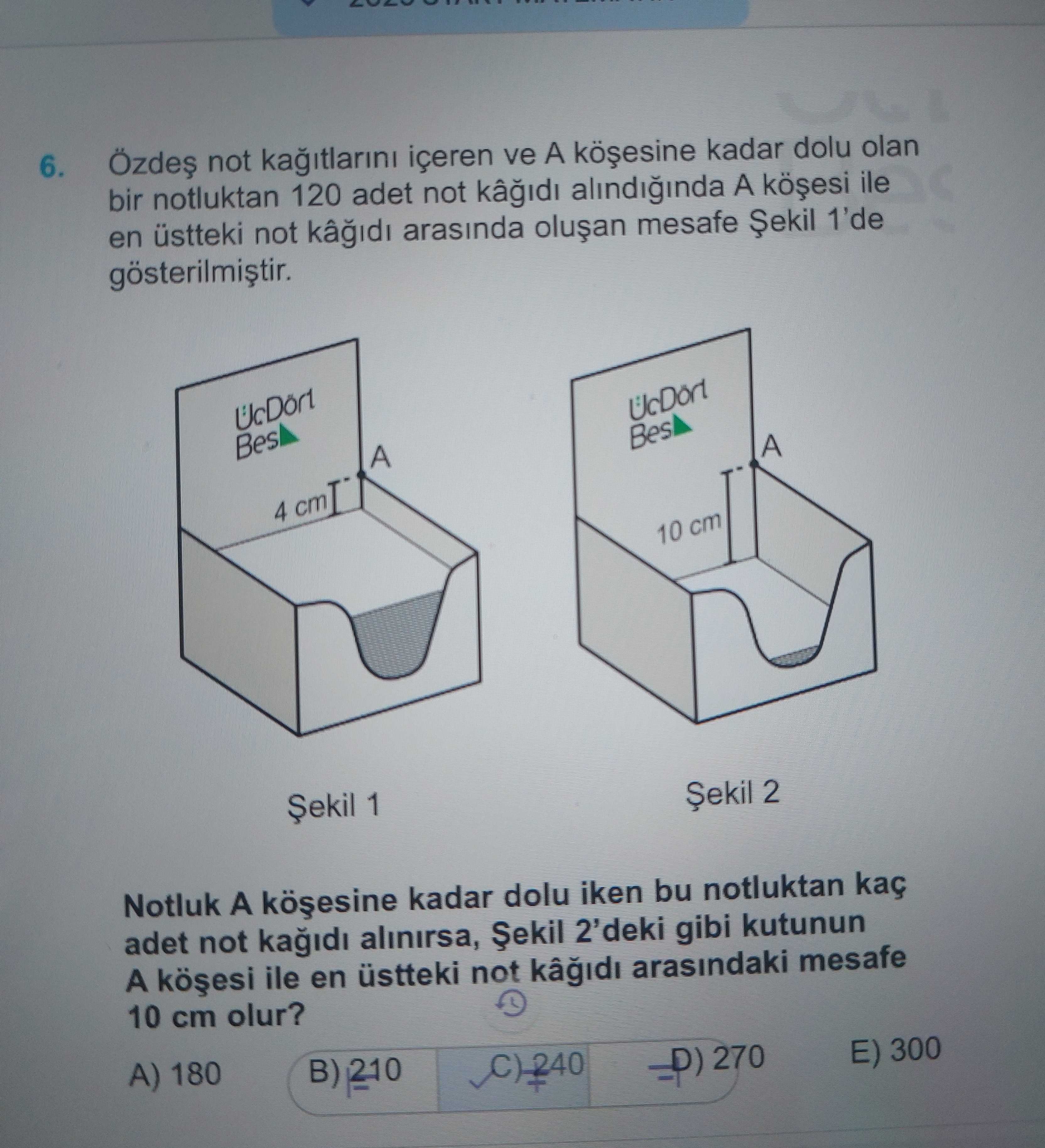 Özdeş not kağıtlarını içeren ve A köşesine kadar dolu olan bir notluktan 120 adet not kâğıdı