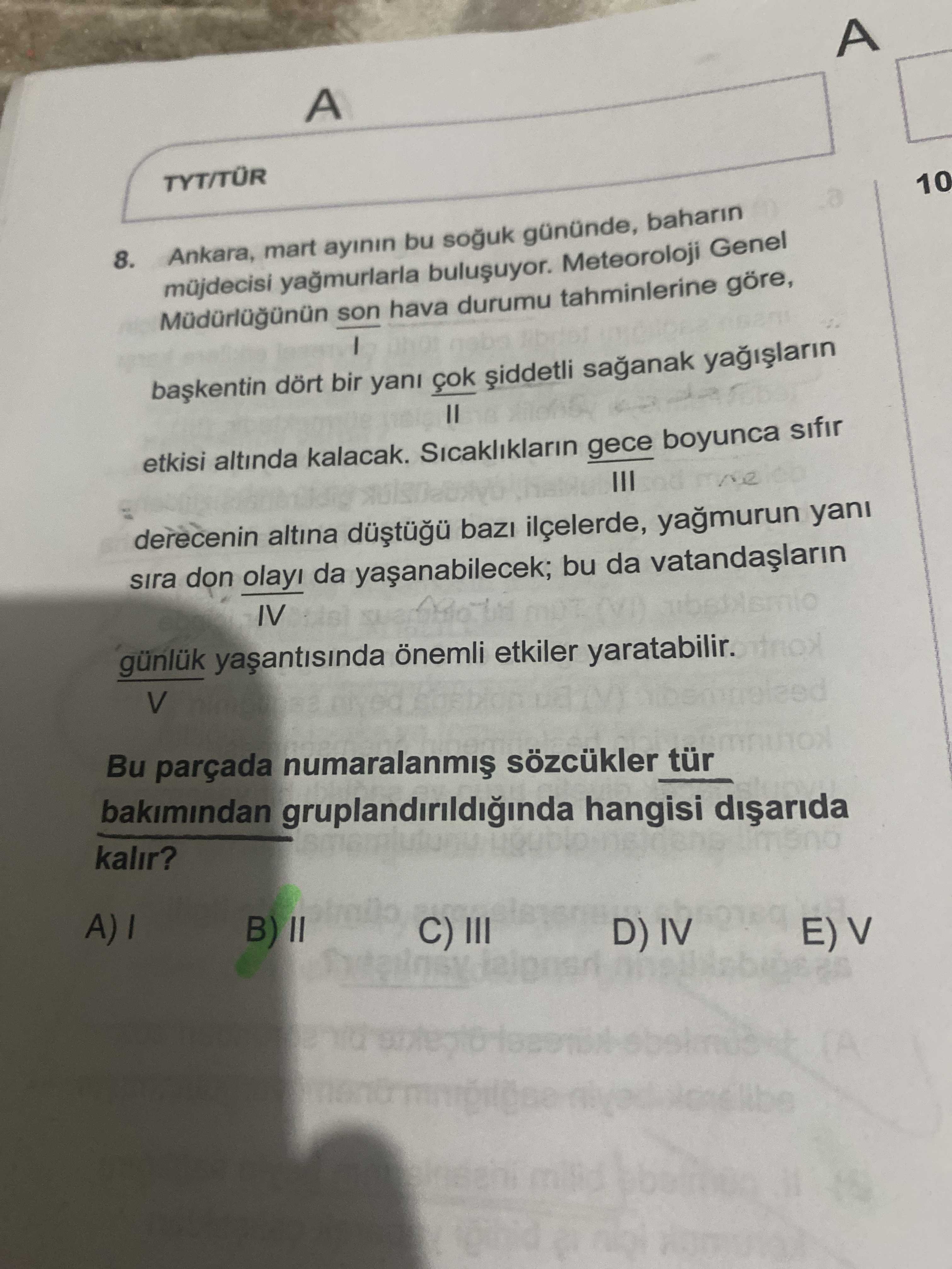Ankara, mart ayının bu soğuk gününde, baharın müjdecisi yağmurlarla buluşuyor. Meteoroloji Genel