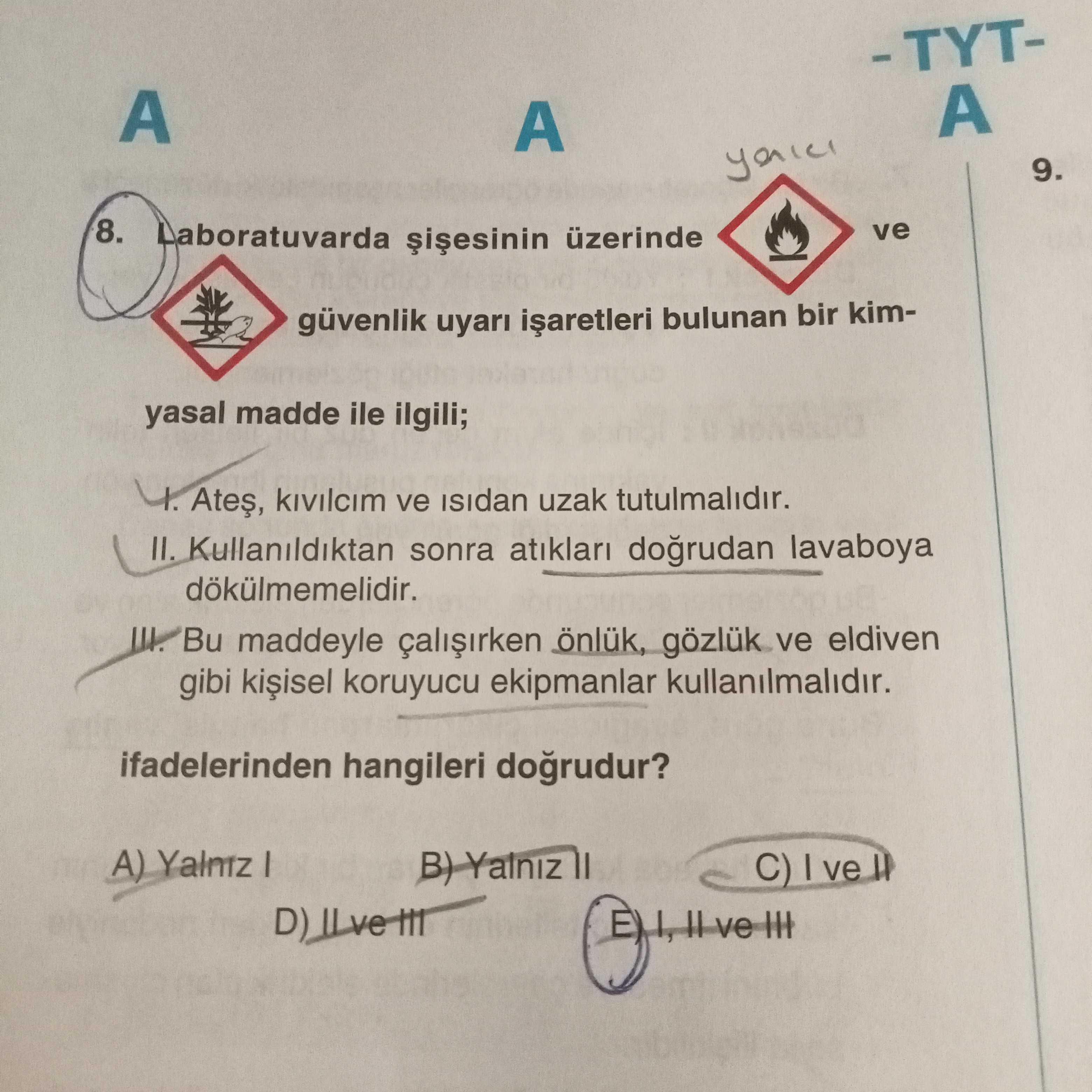 Laboratuvarda şişesinin üzerinde [alev sembolü] ve [çevre tehlikesi sembolü] güvenlik uyarı