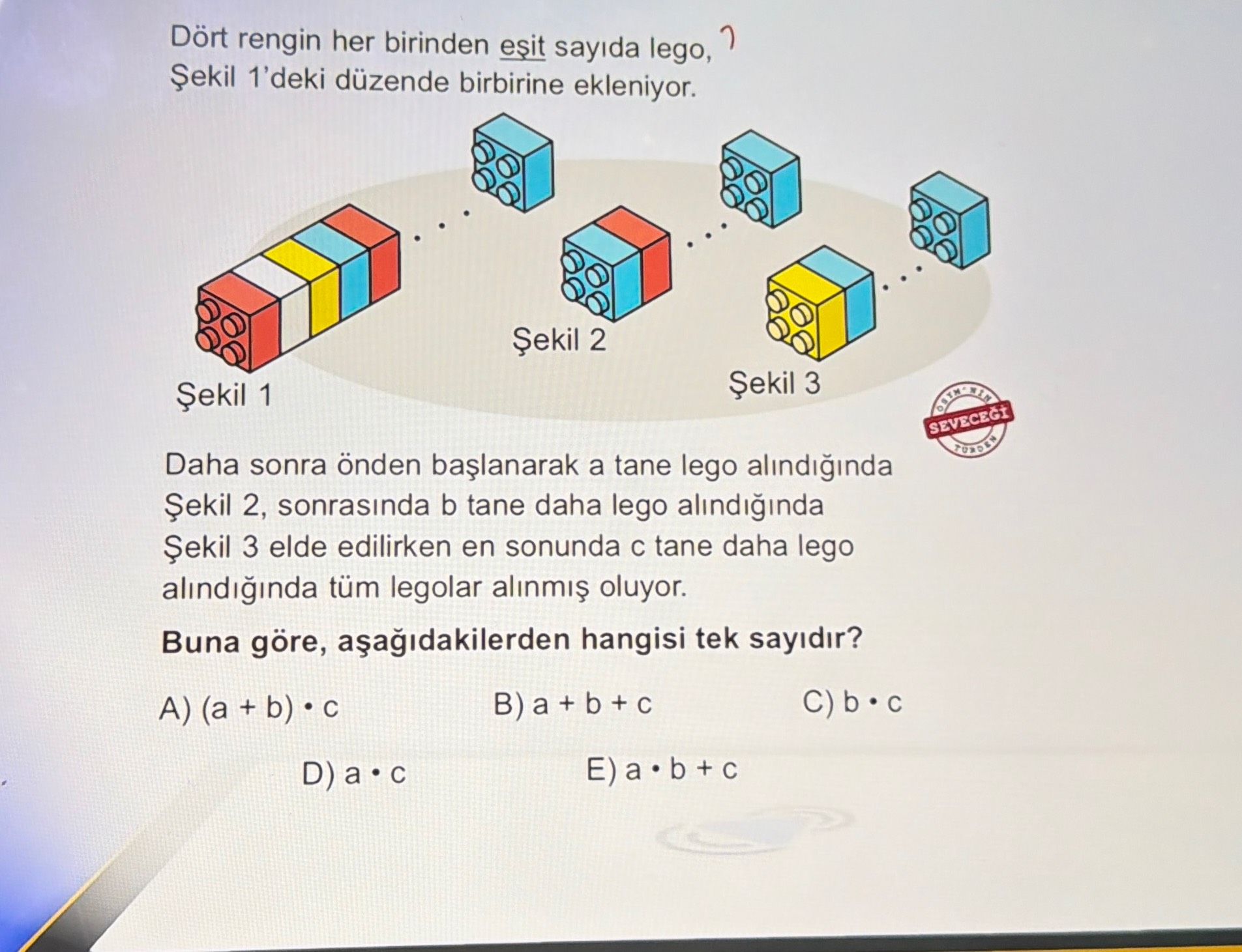 Dört rengin her birinden eşit sayıda lego, ? Şekil 1'deki düzende birbirine ekleniyor. Daha sonra