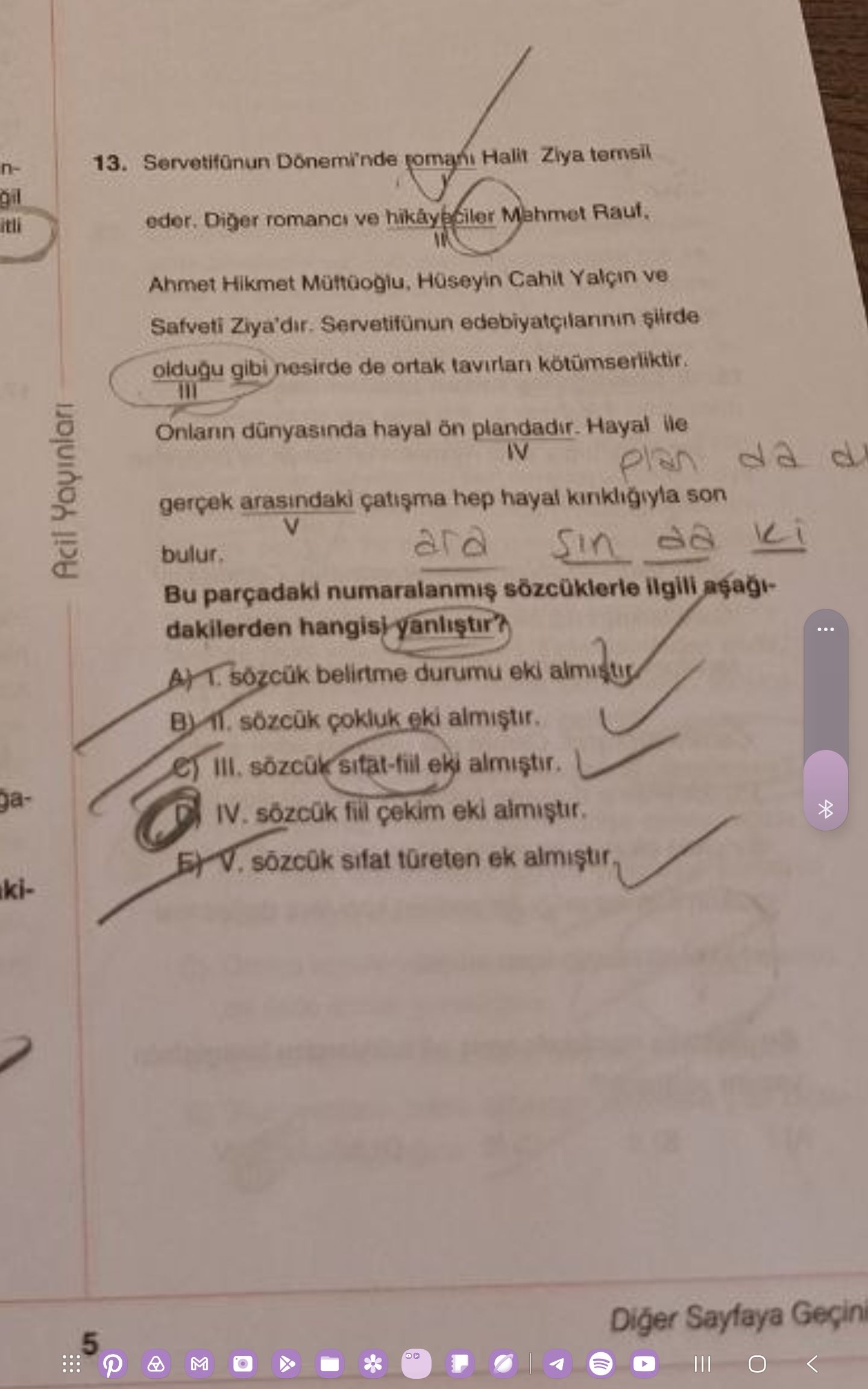 Servetifünun Dönemi'nde romanı Halit Ziya temsil I eder. Diğer romancı ve hikâyeciler Mehmet Rauf