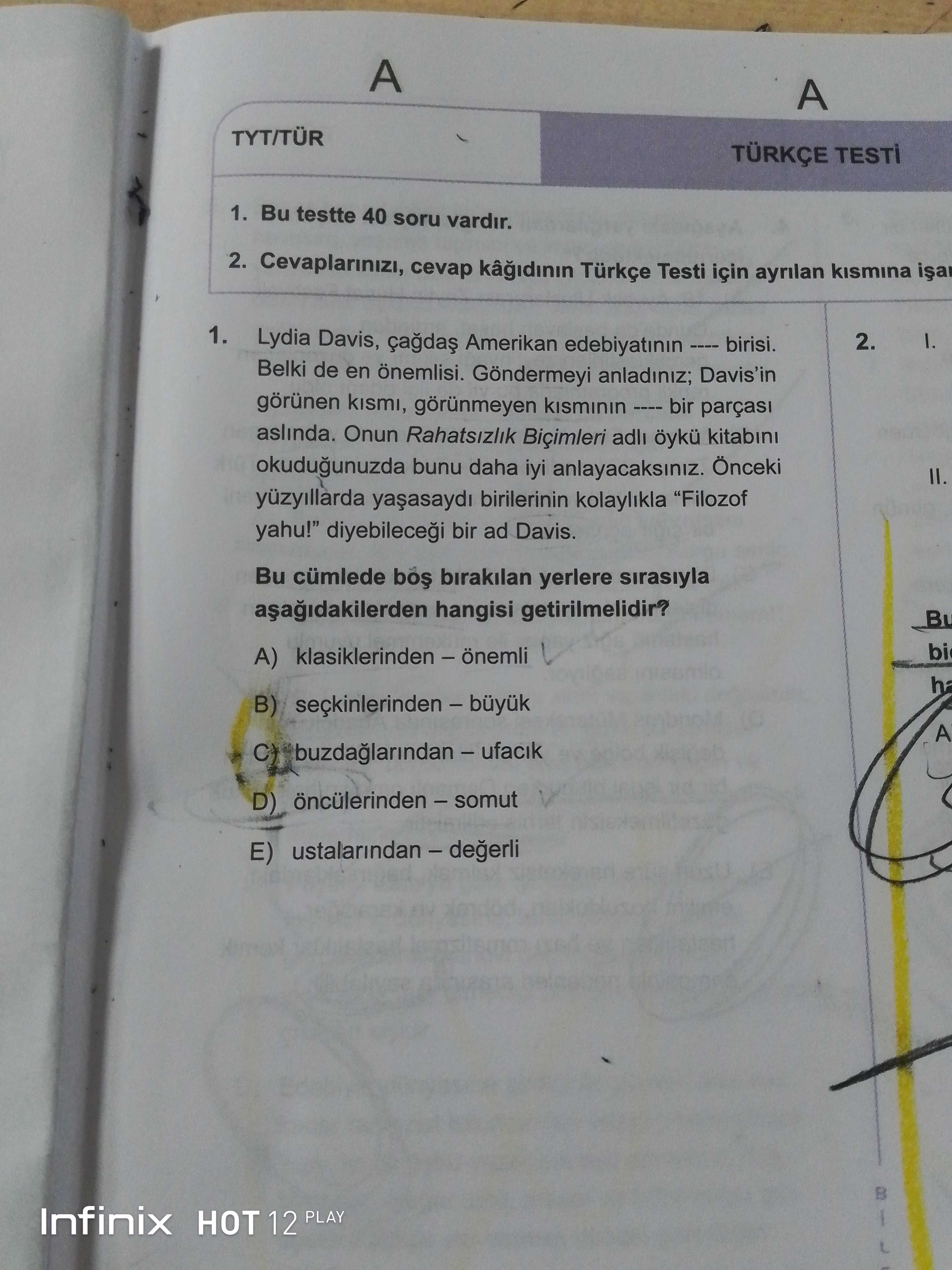 Lydia Davis, çağdaş Amerikan edebiyatının ---- birisi. Belki de en önemlisi. Göndermeyi anladınız