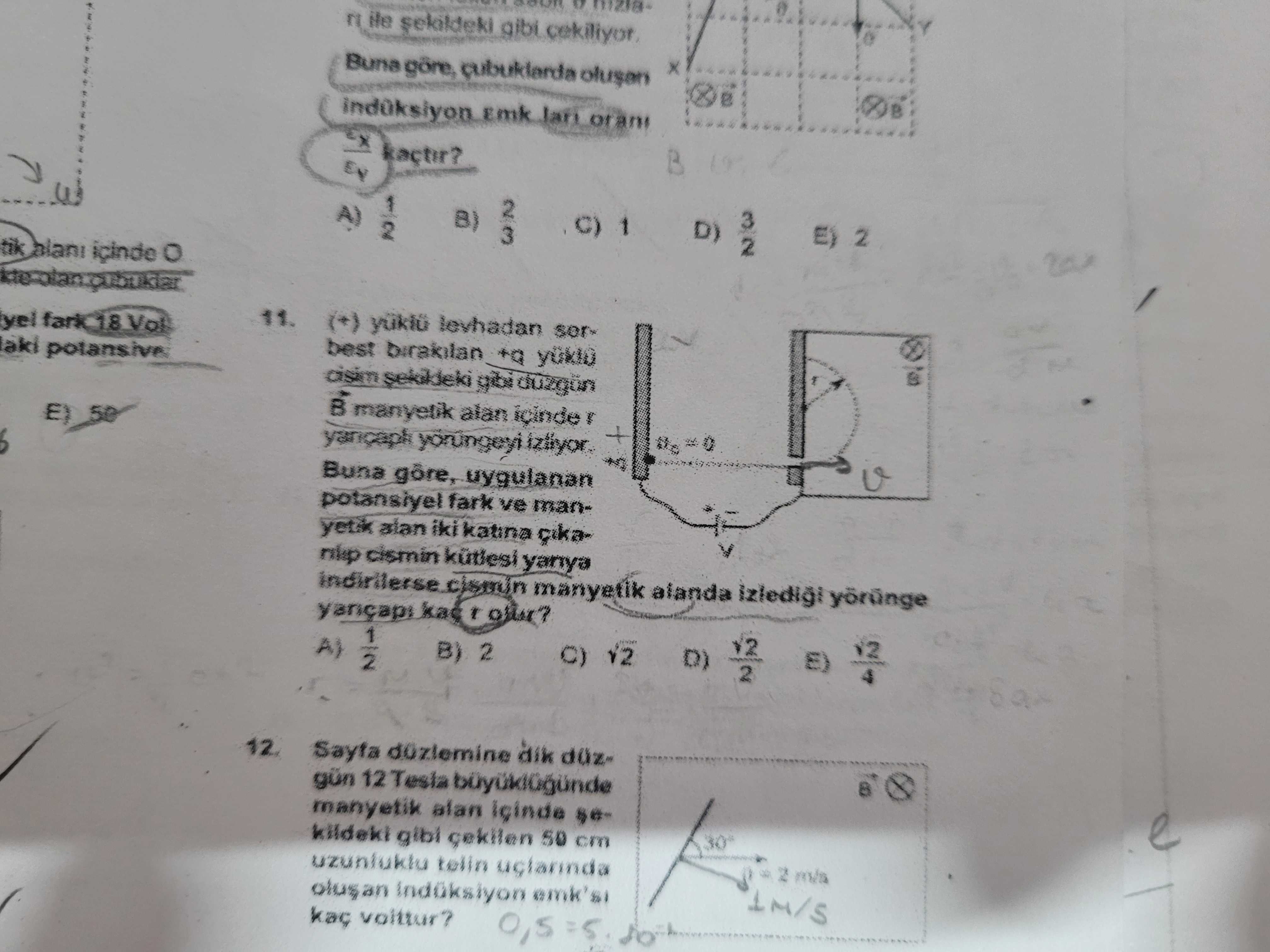 (+) yüklü levhadan serbest bırakılan +q yüklü cisim şekildeki gibi düzgün B̄ manyetik alan içinde r