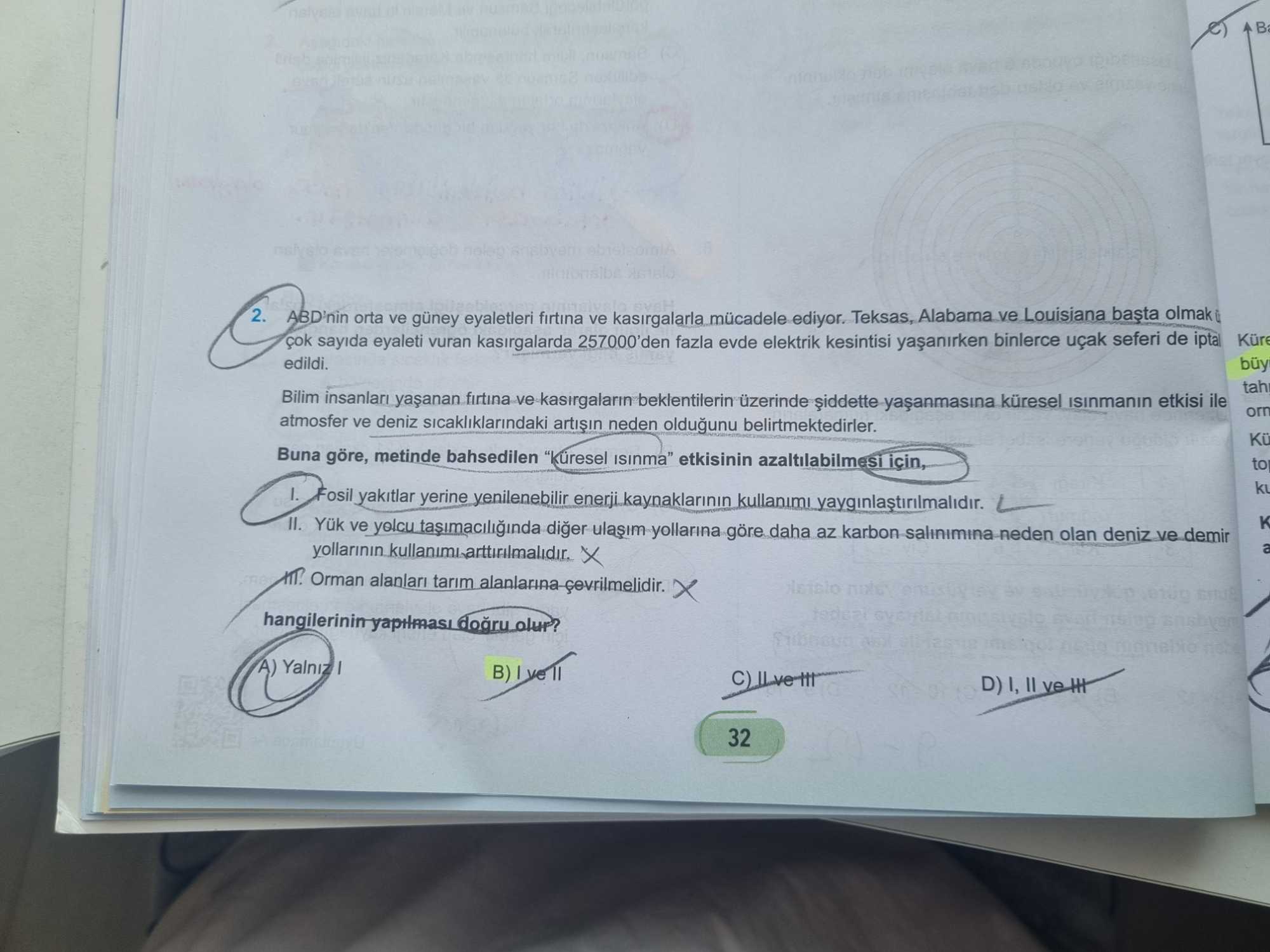 ABD'nin orta ve güney eyaletleri fırtına ve kasırgalarla mücadele ediyor. Teksas, Alabama ve