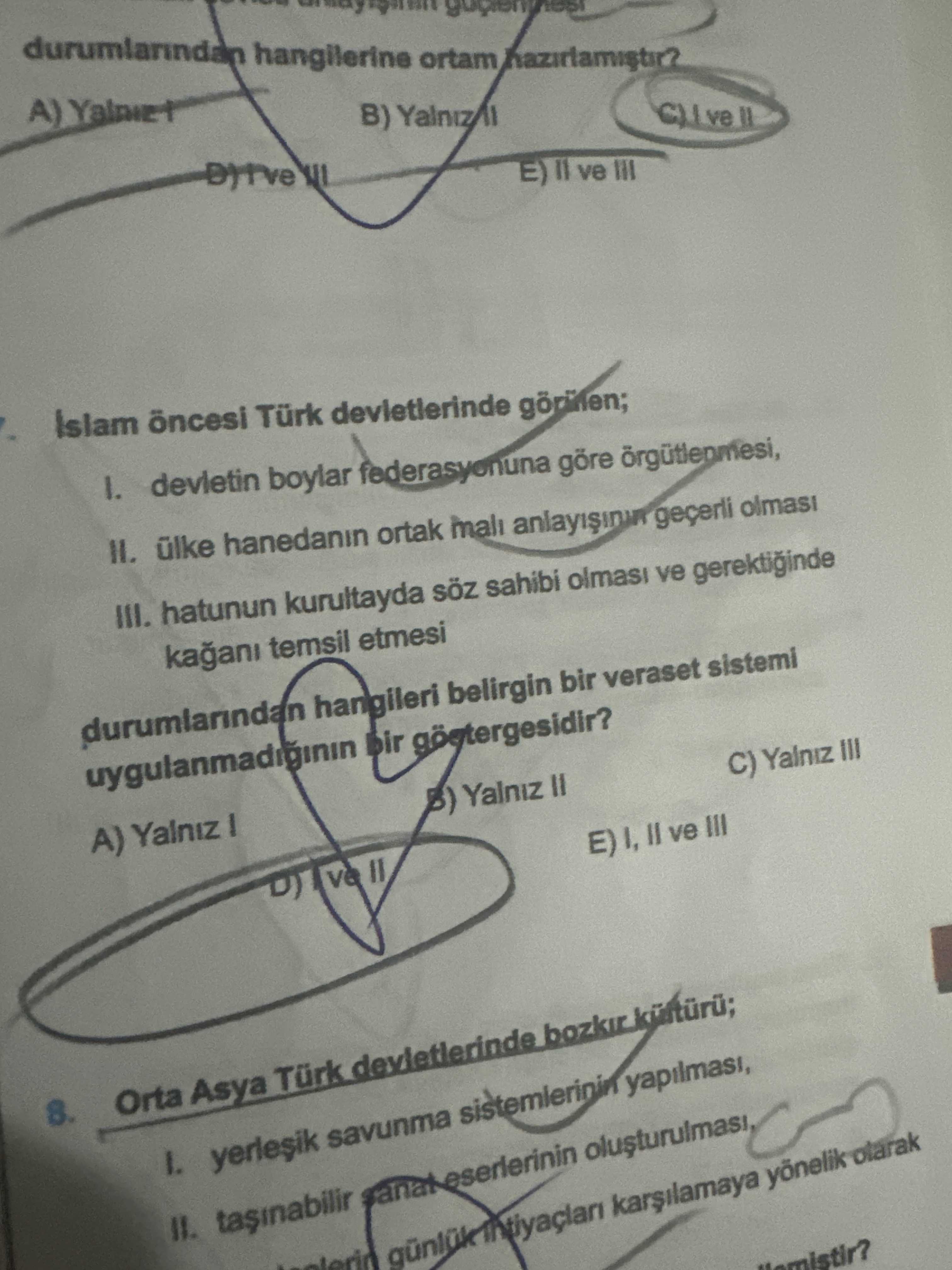 İslam öncesi Türk devletlerinde görülen; I. devletin boylar federasyonuna göre örgütlenmesi, II