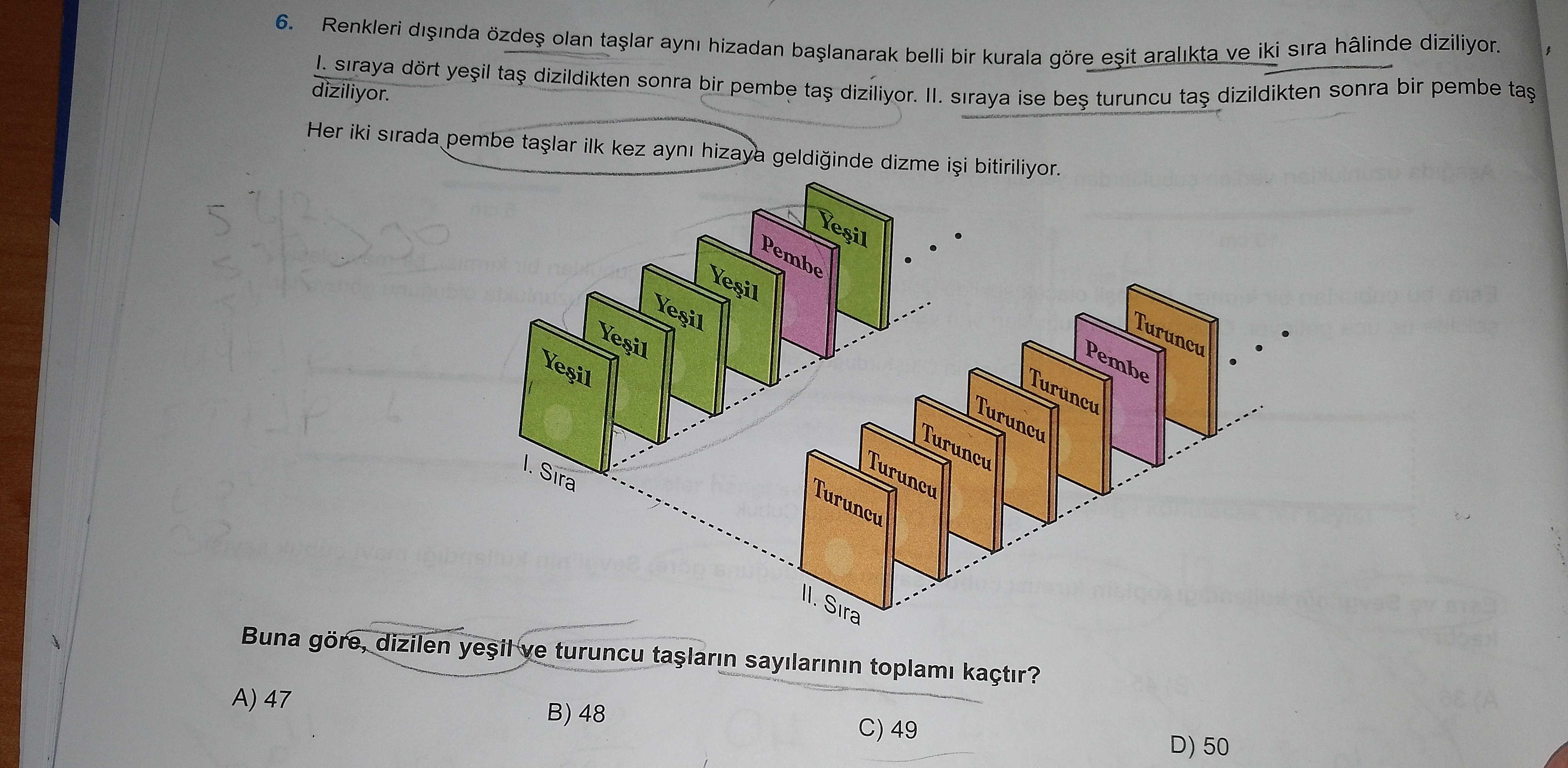 Renkleri dışında özdeş olan taşlar aynı hizadan başlanarak belli bir kurala göre eşit aralıkta ve