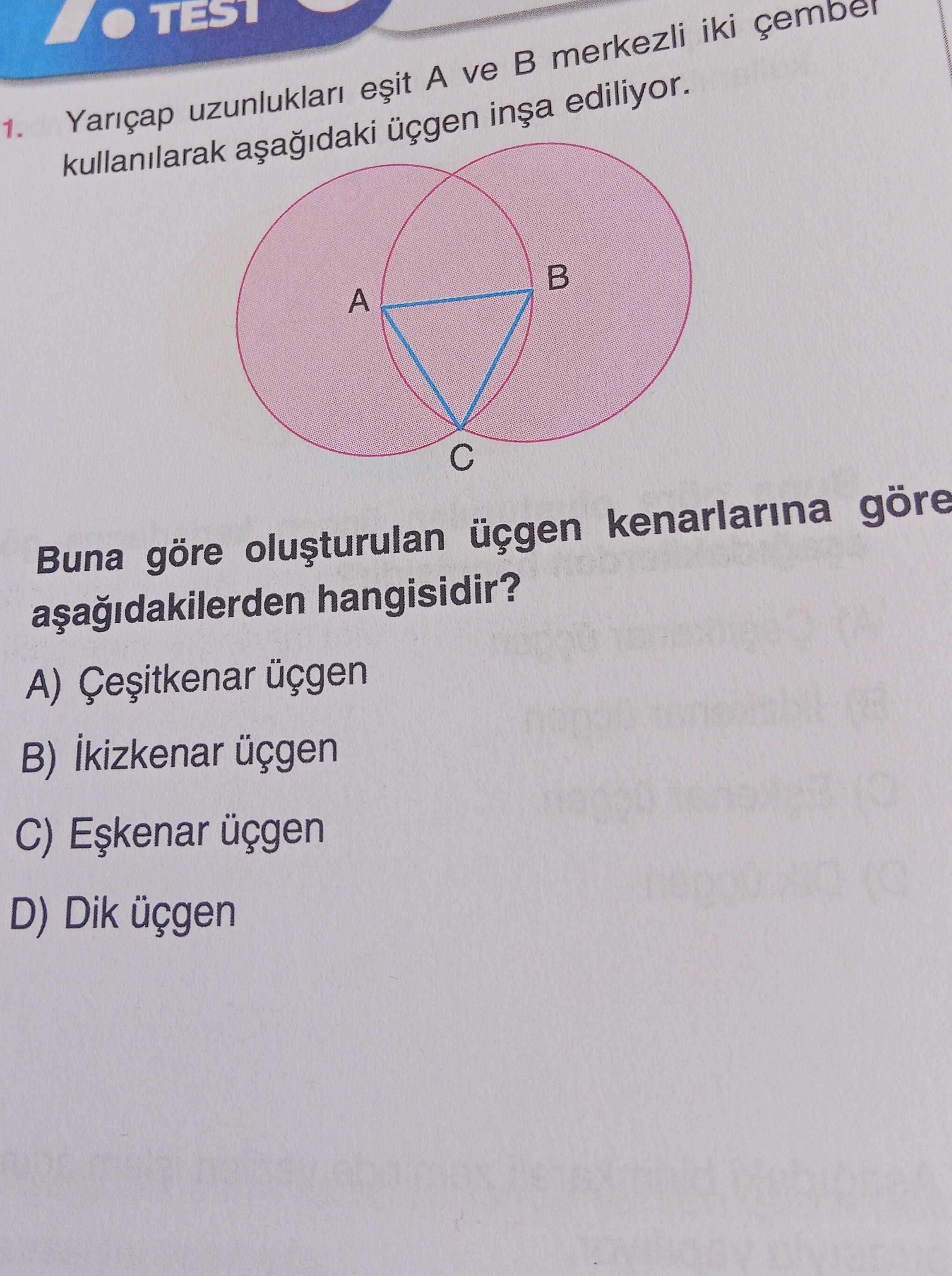 Yarıçap uzunlukları eşit A ve B merkezli iki çember kullanılarak aşağıdaki üçgen inşa ediliyor. Buna