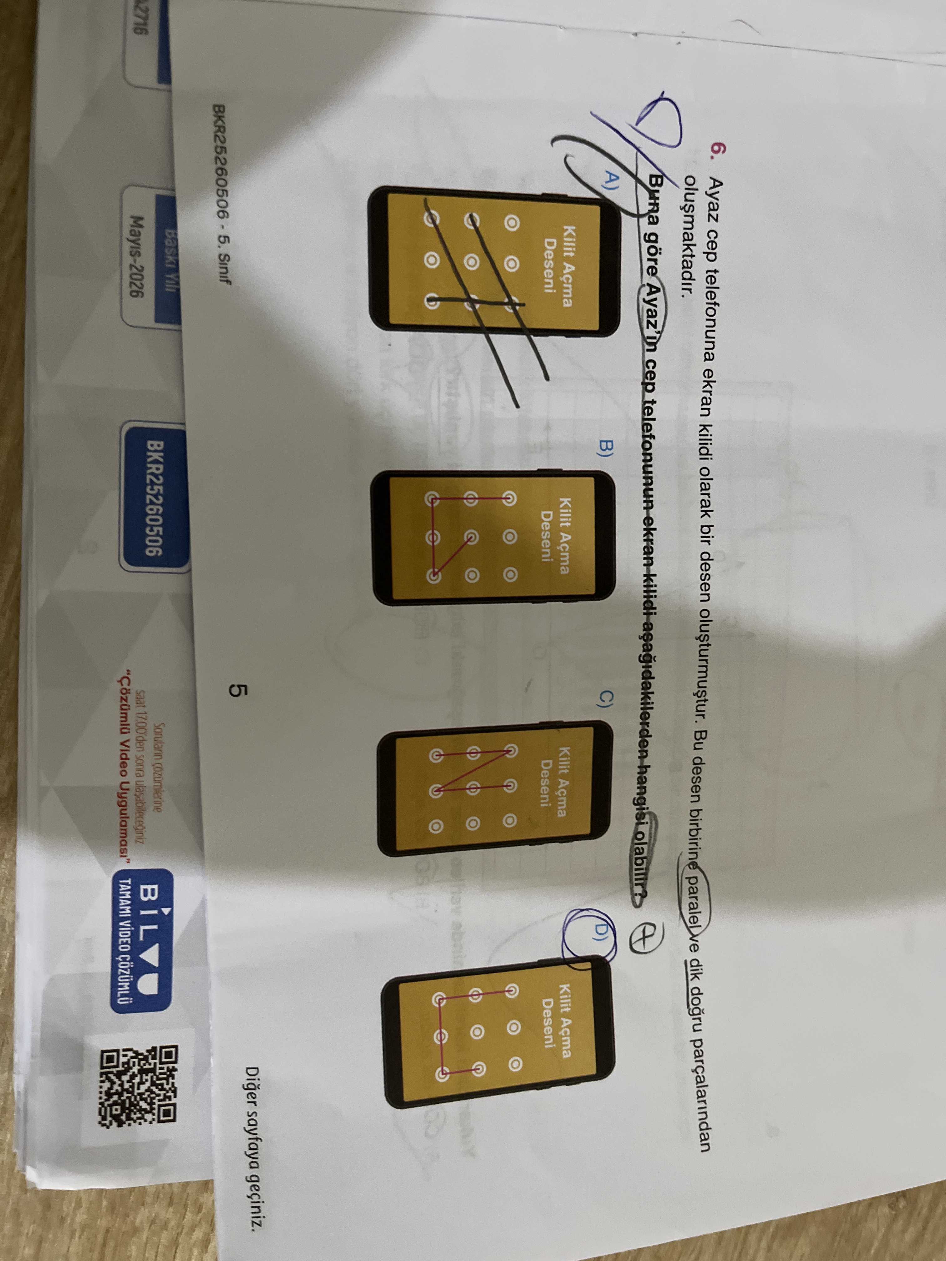 Ayaz cep telefonuna ekran kilidi olarak bir desen oluşturmuştur. Bu desen birbirine paralel ve dik