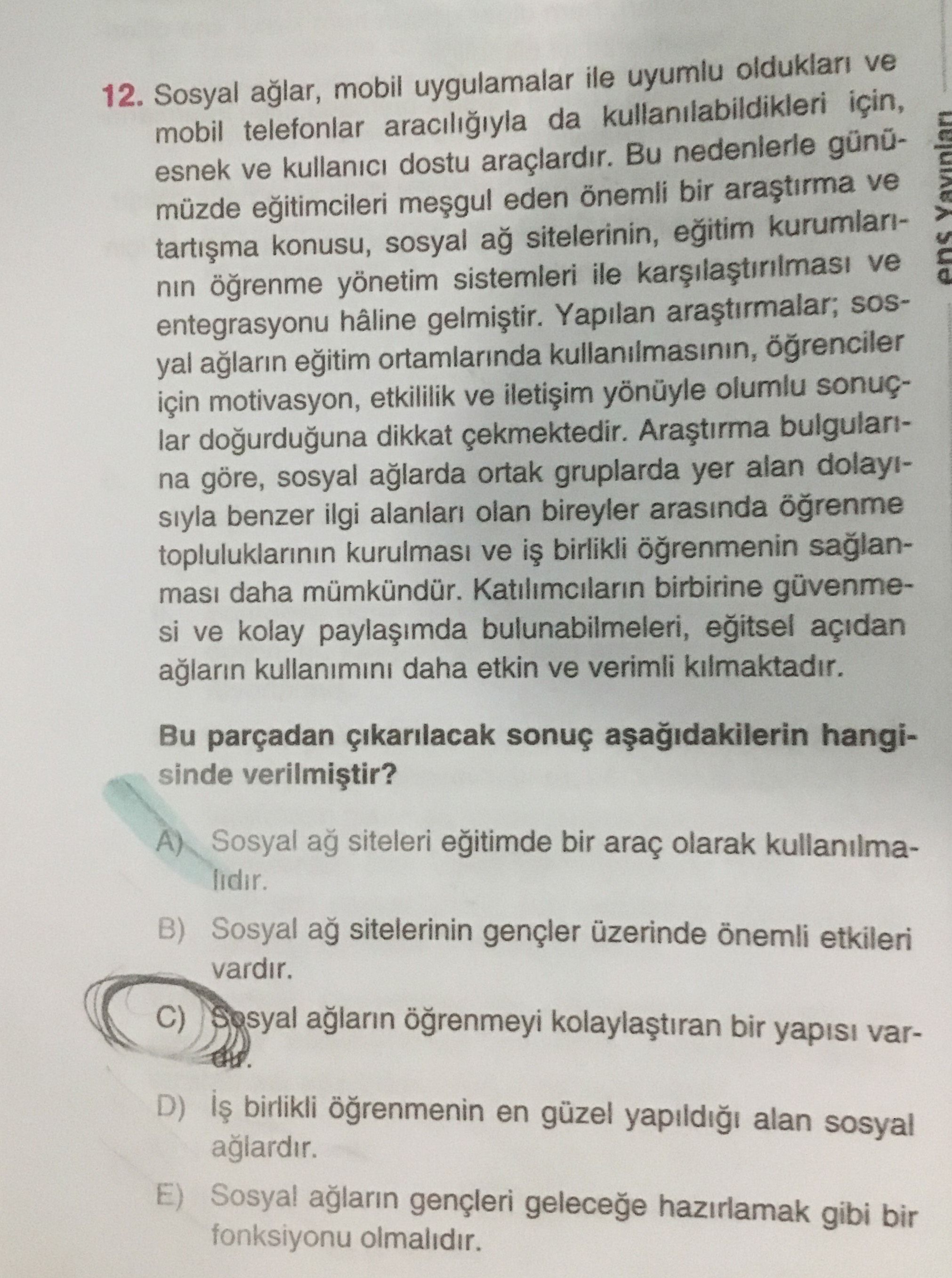 Sosyal ağlar, mobil uygulamalar ile uyumlu oldukları ve mobil telefonlar aracılığıyla da