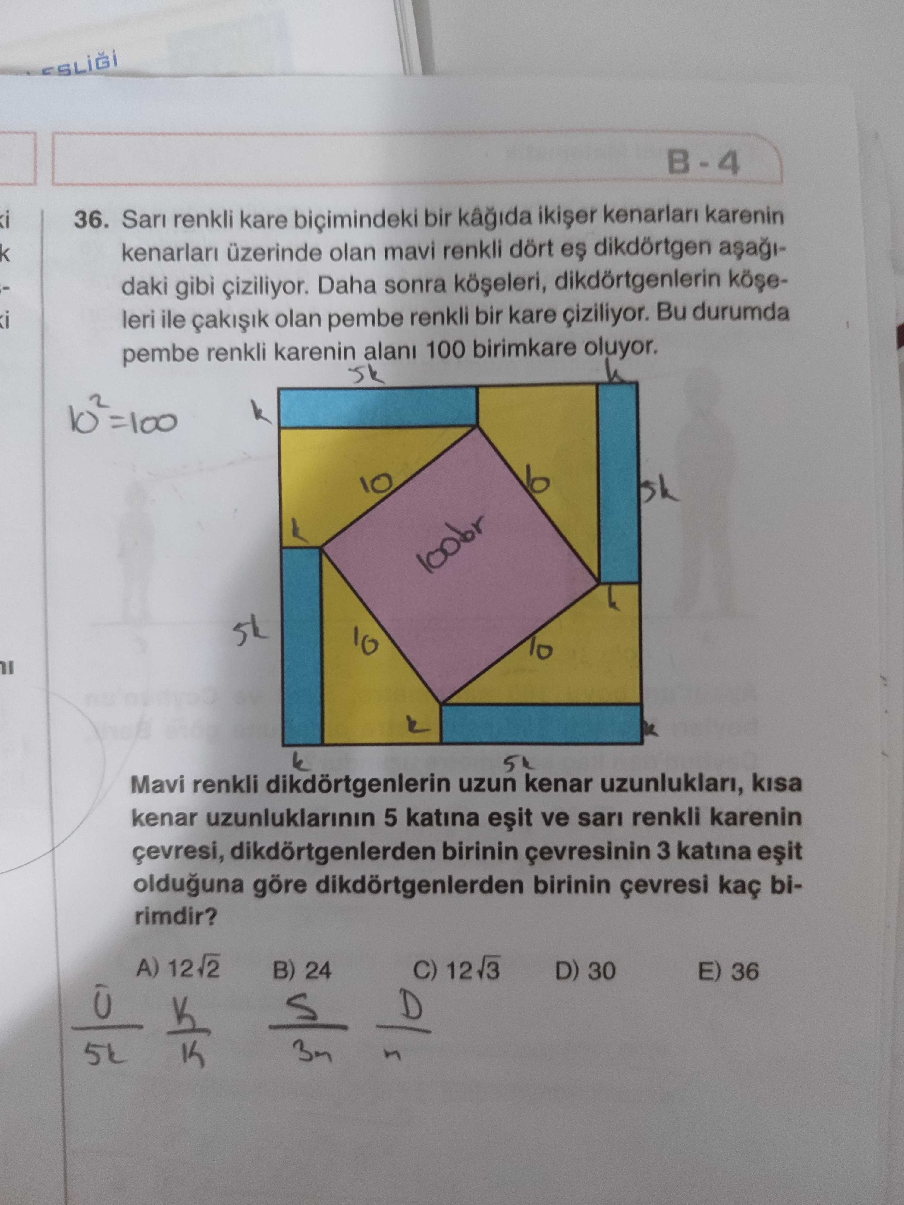 Sarı renkli kare biçimindeki bir kâğıda ikişer kenarları karenin kenarları üzerinde olan mavi renkli