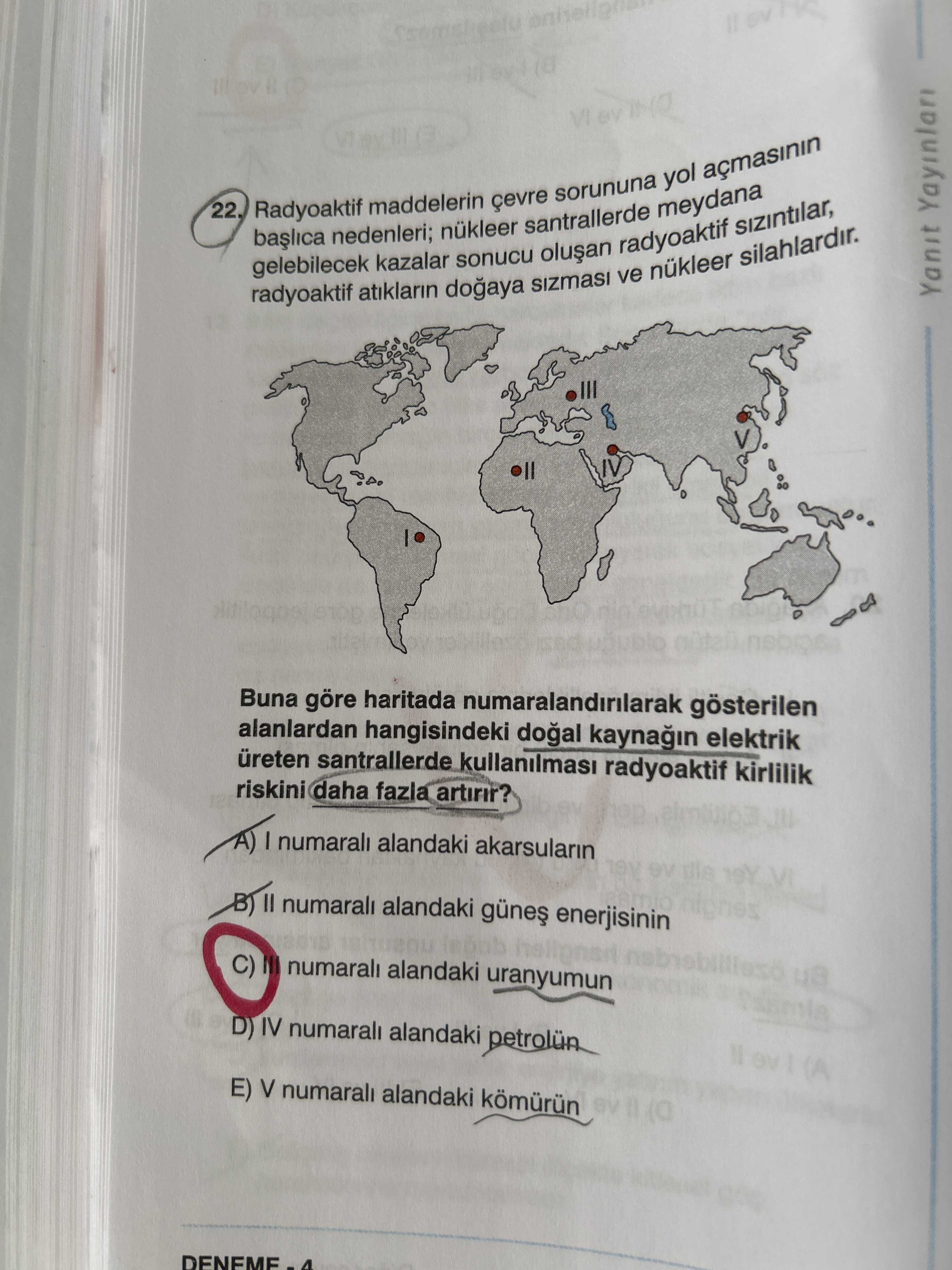 Radyoaktif maddelerin çevre sorununa yol açmasının başlıca nedenleri; nükleer santrallerde meydana