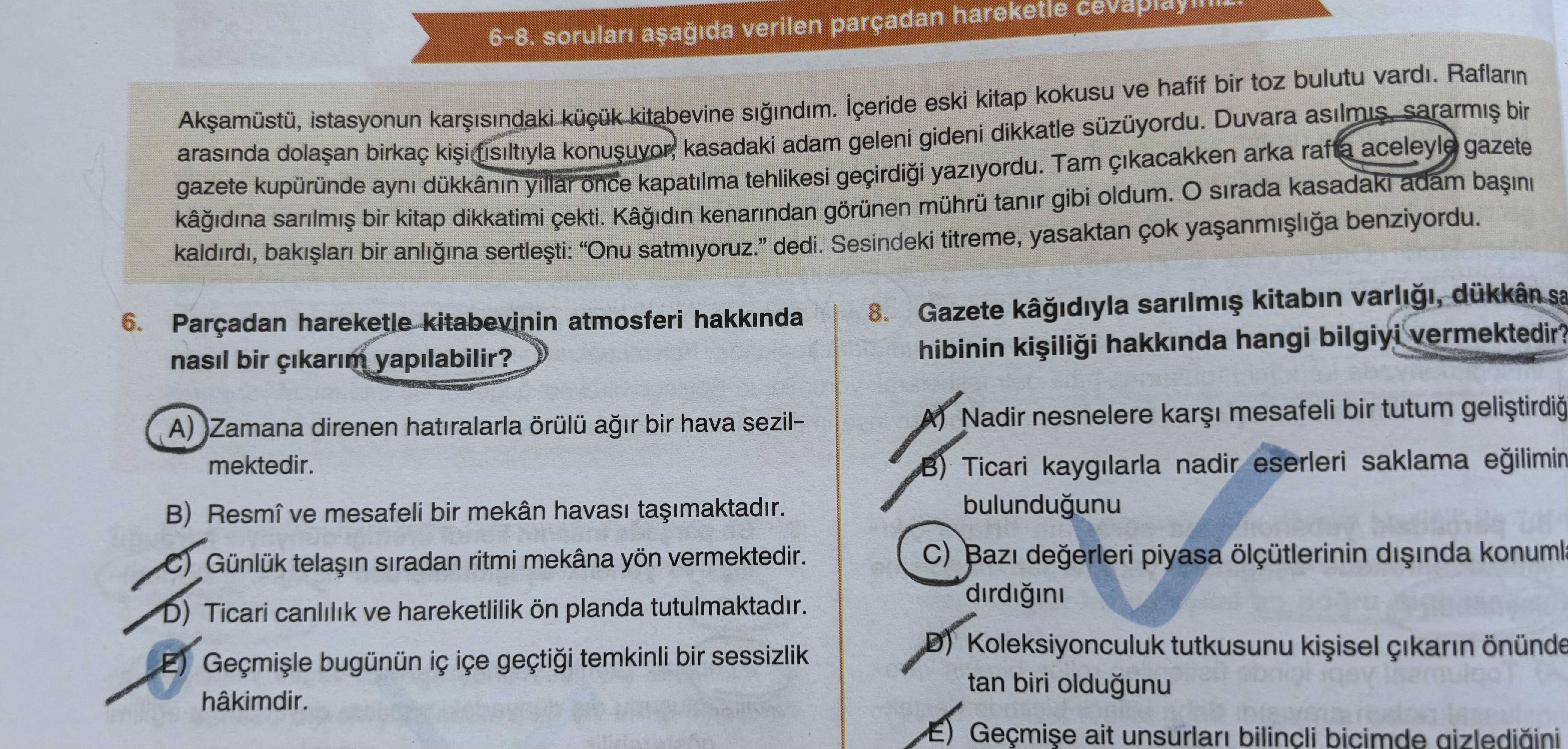 Akşamüstü, istasyonun karşısındaki küçük kitabevine sığındım. İçeride eski kitap kokusu ve hafif bir