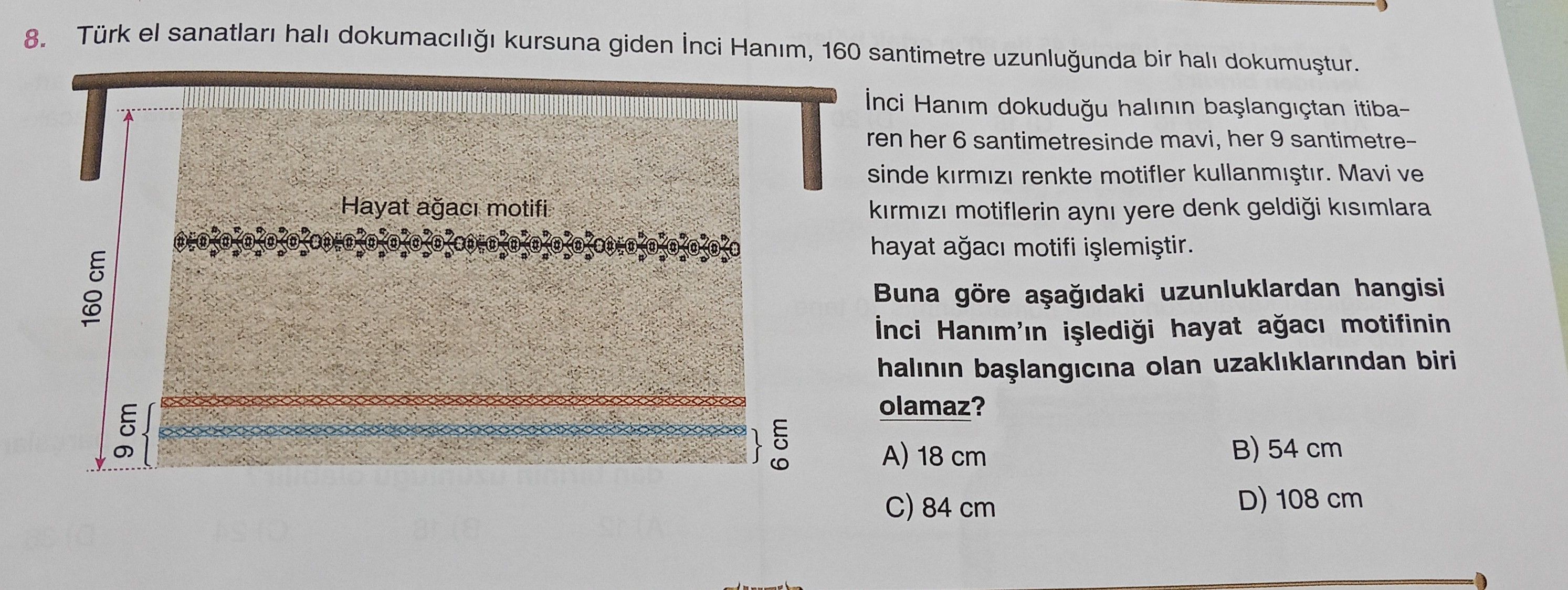 Türk el sanatları halı dokumacılığı kursuna giden İnci Hanım, 160 santimetre uzunluğunda bir halı
