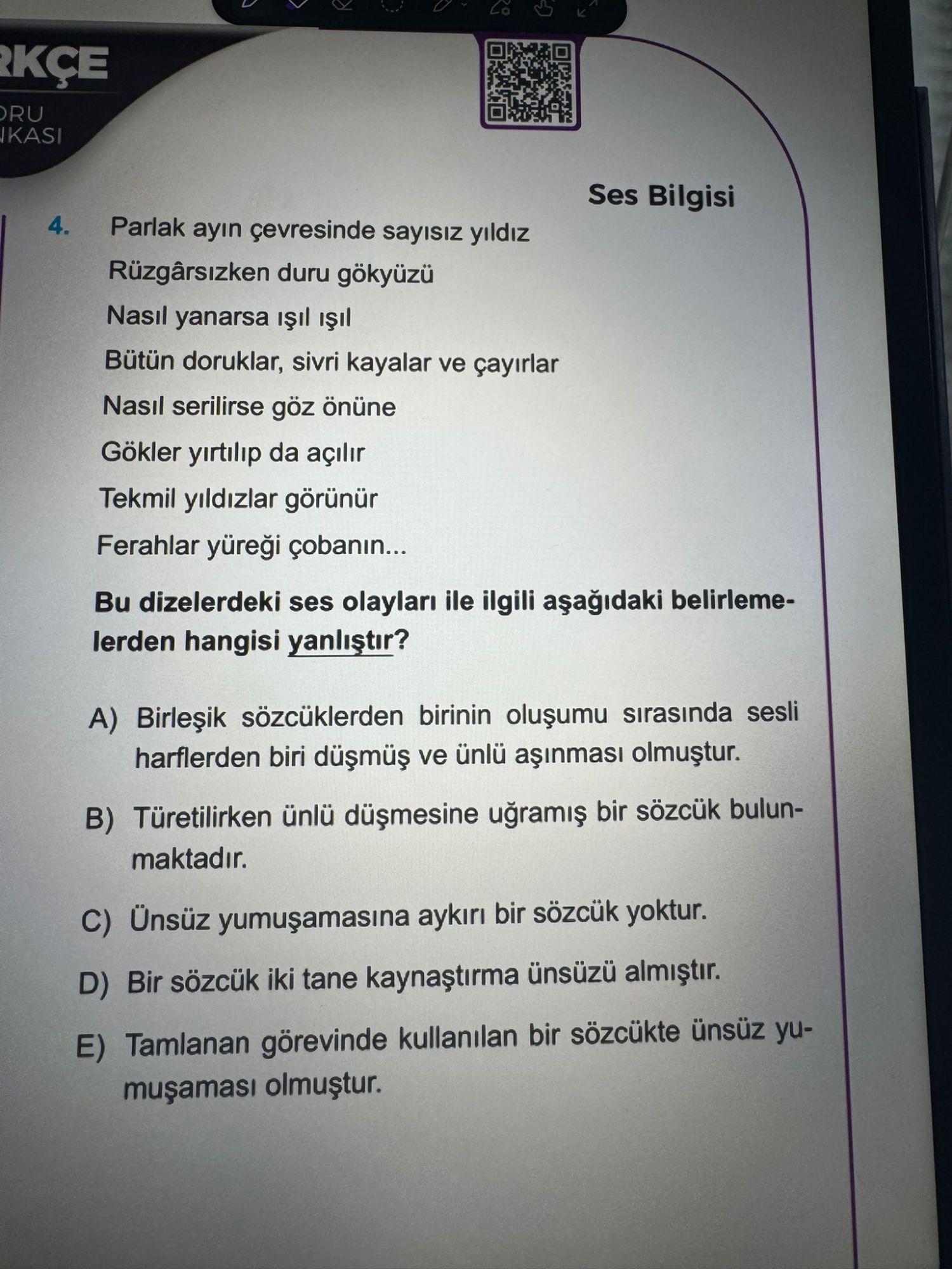 Parlak ayın çevresinde sayısız yıldız Rüzgârsızken duru gökyüzü Nasıl yanarsa ışıl ışıl Bütün