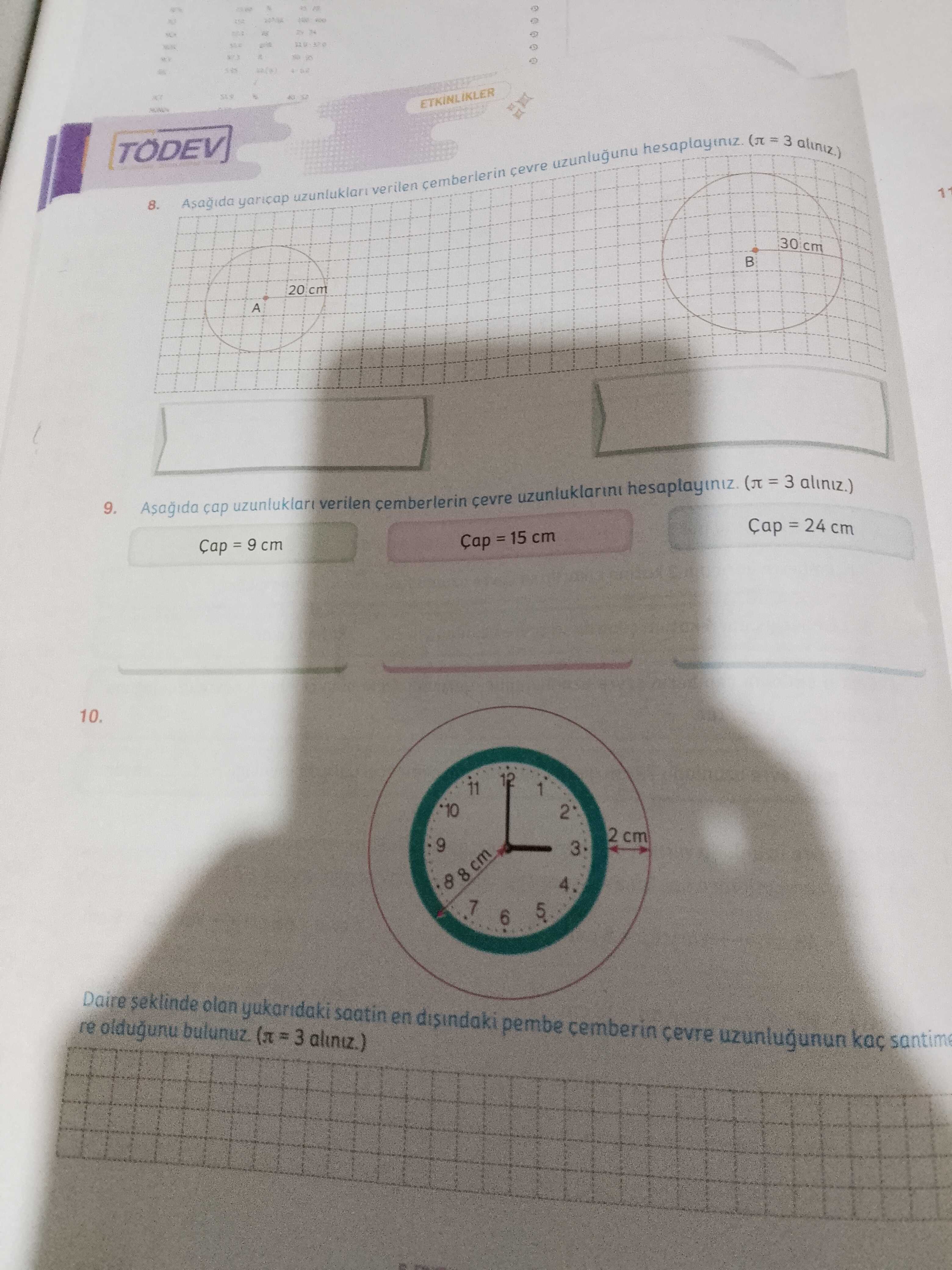 Aşağıda yarıçap uzunlukları verilen çemberlerin çevre uzunluğunu hesaplayınız. (π = 3 alınız.)