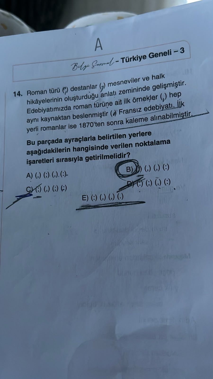 Roman türü (⁰) destanlar (,) mesneviler ve halk hikâyelerinin oluşturduğu anlatı zemininde
